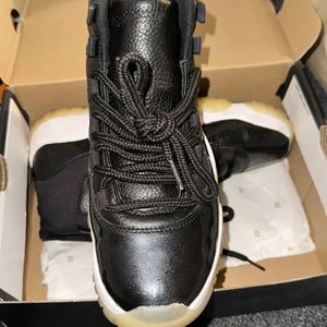 Jordan 11 size 8.5 9/10 condition